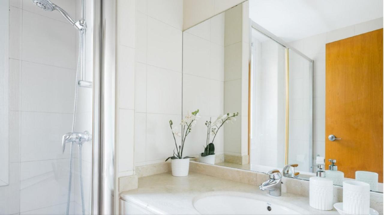 Bonito Duplex Con Piscina En Barcelona&Playa Apartment Tiana Ngoại thất bức ảnh