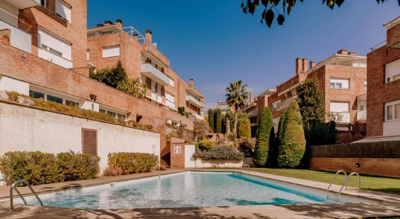 Bonito Duplex Con Piscina En Barcelona&Playa Apartment Tiana Ngoại thất bức ảnh