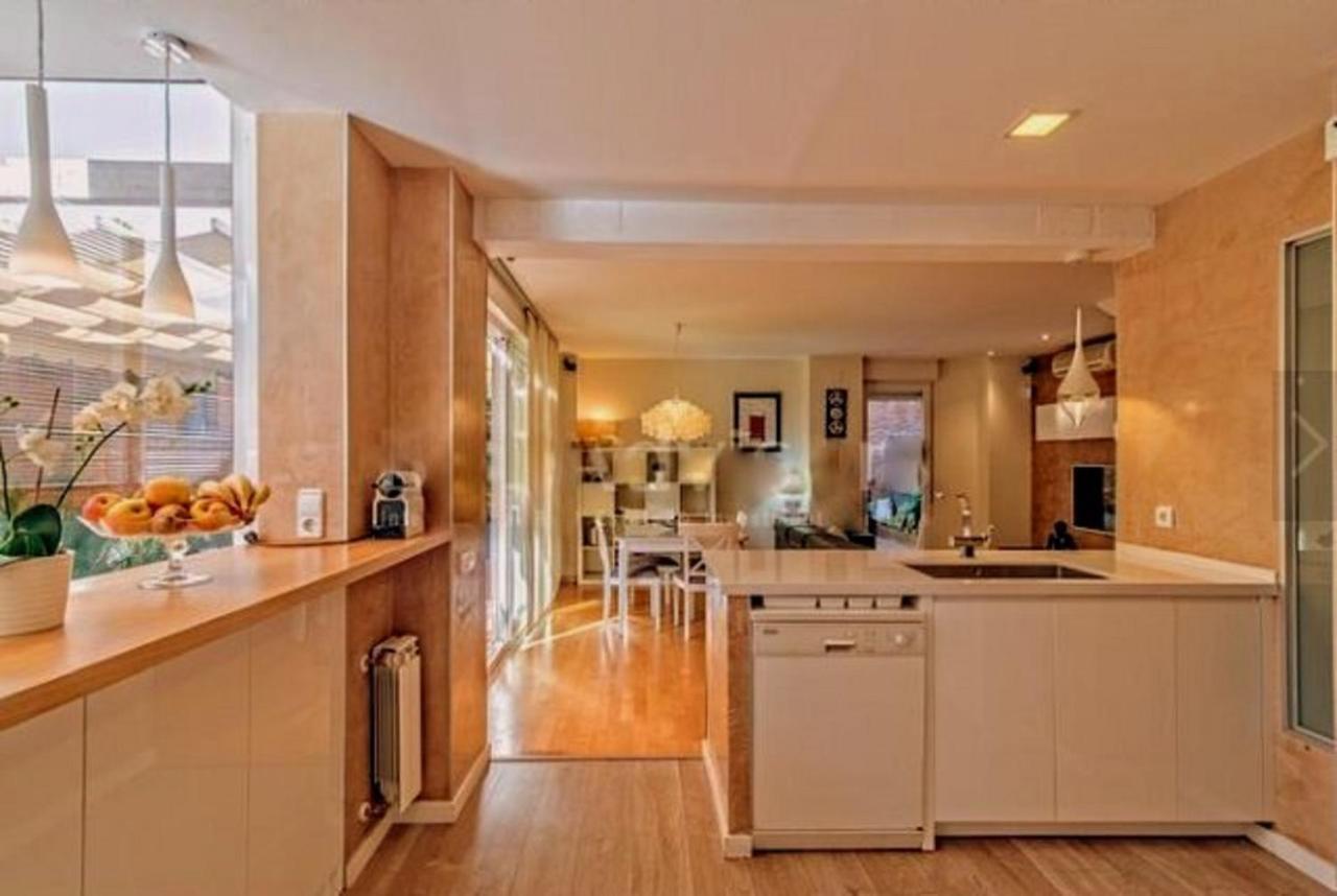 Bonito Duplex Con Piscina En Barcelona&Playa Apartment Tiana Ngoại thất bức ảnh