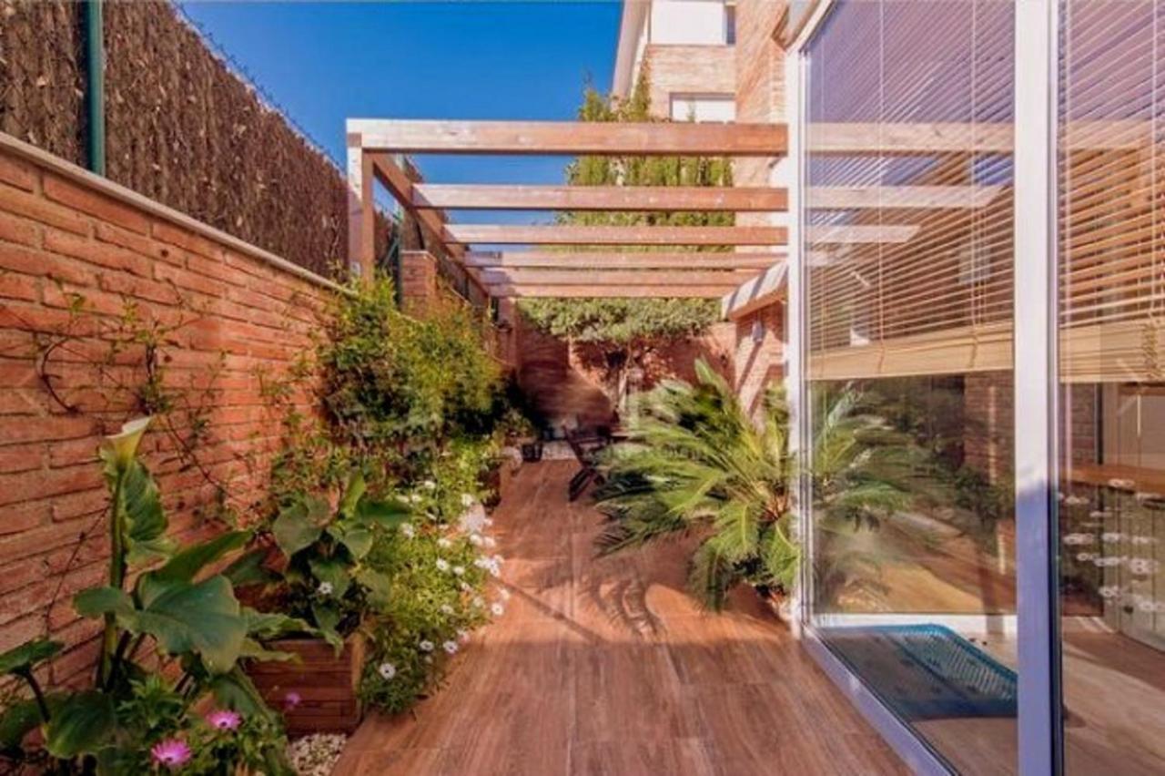 Bonito Duplex Con Piscina En Barcelona&Playa Apartment Tiana Ngoại thất bức ảnh
